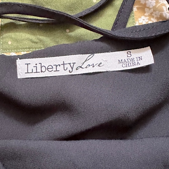 Black Strappy Flutter Top - Picture 6 of 6